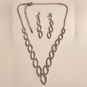 Elegant Silver Jewelry Set for Women